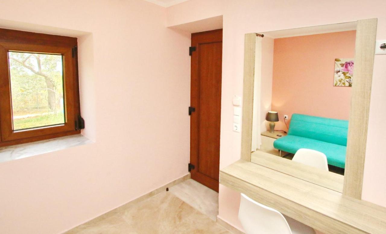 Panos House Apartment Koinira Bagian luar foto